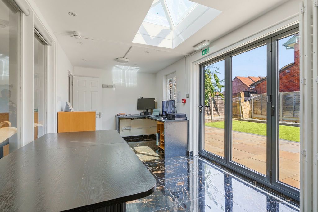 Detached House in Croydon