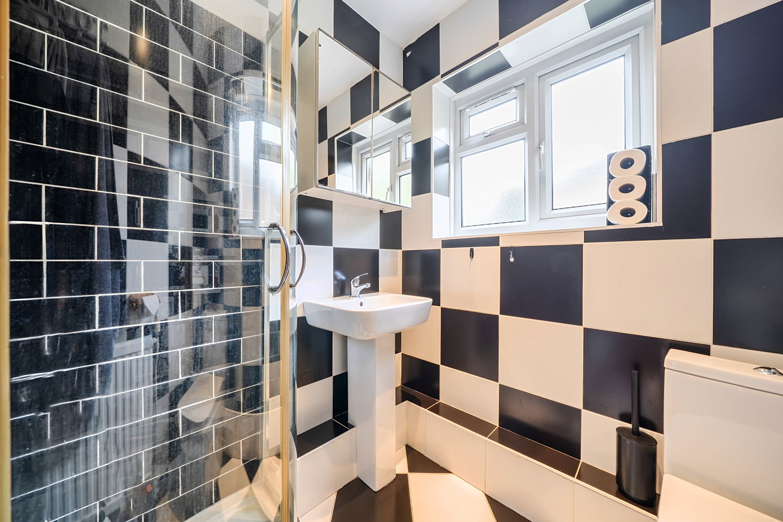 Flat for sale in London, Bounds Green Road, London, N22 8DF, 418 m²