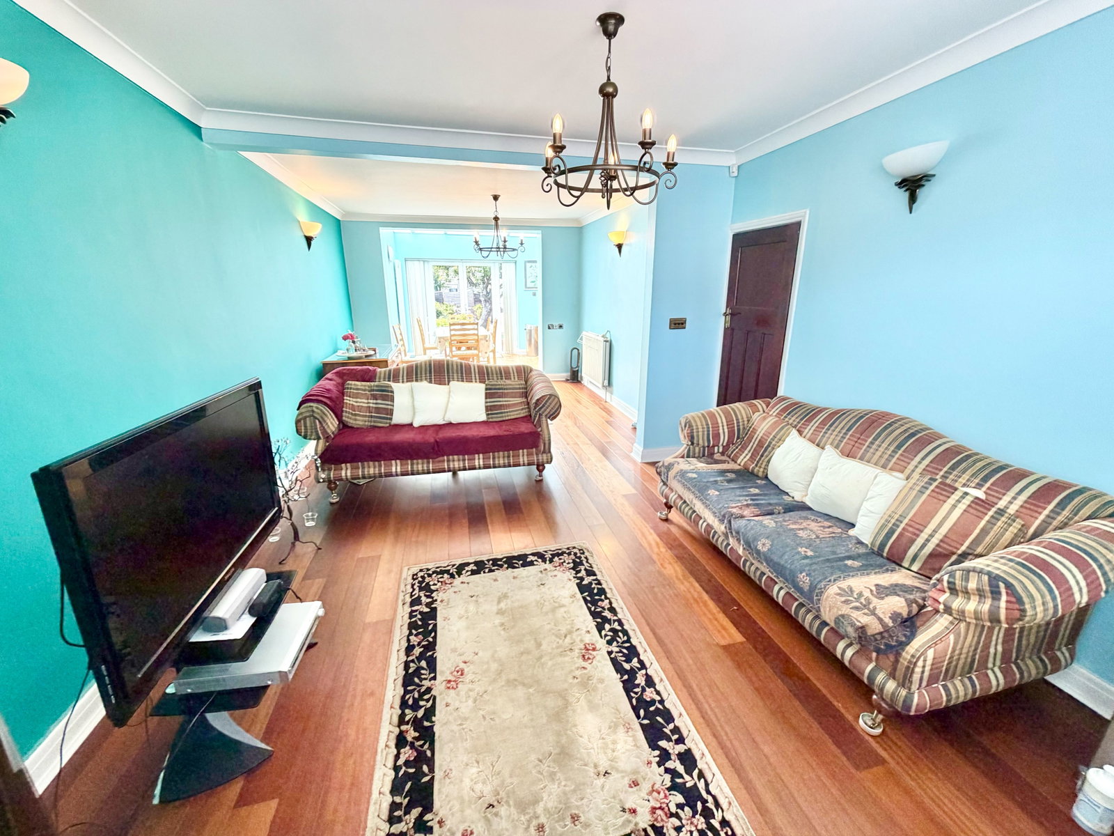 Semi Detached House for sale in London, Grove Crescent, London, NW9 0LP