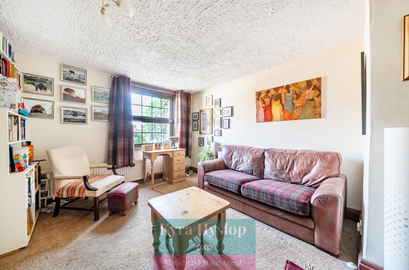 Semi Detached House in Exeter 4