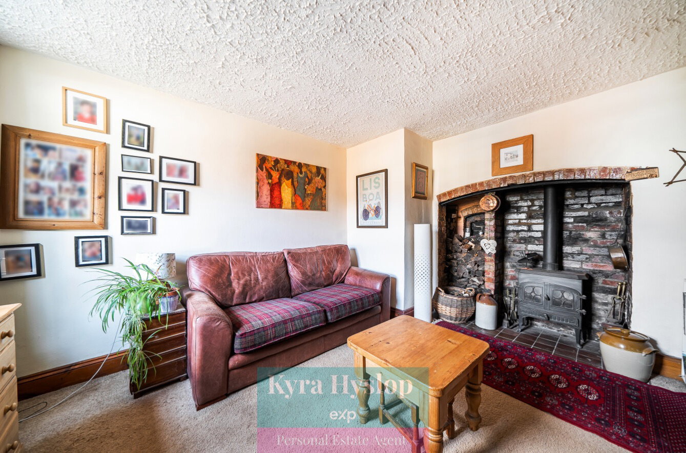 Semi Detached House in Exeter 3