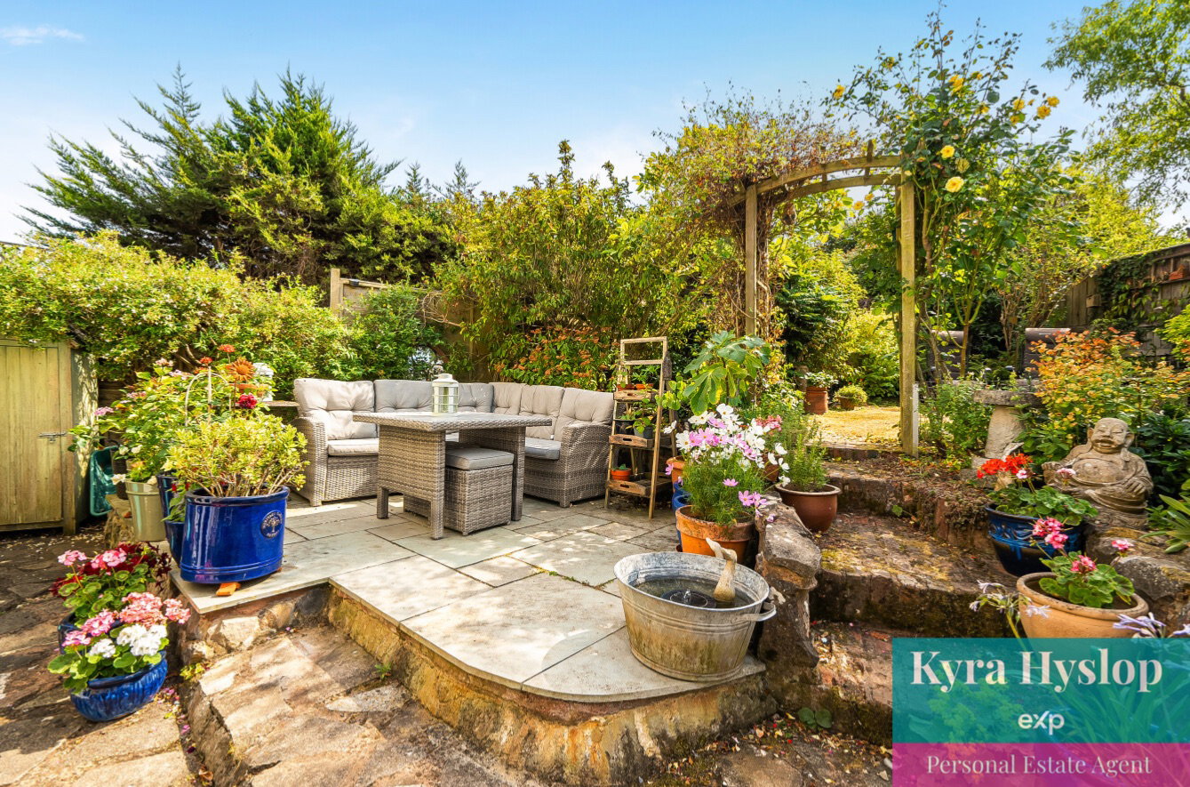 Semi Detached House in Exeter