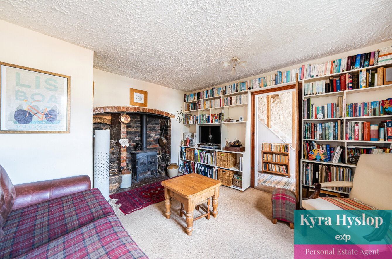 Semi Detached House in Exeter