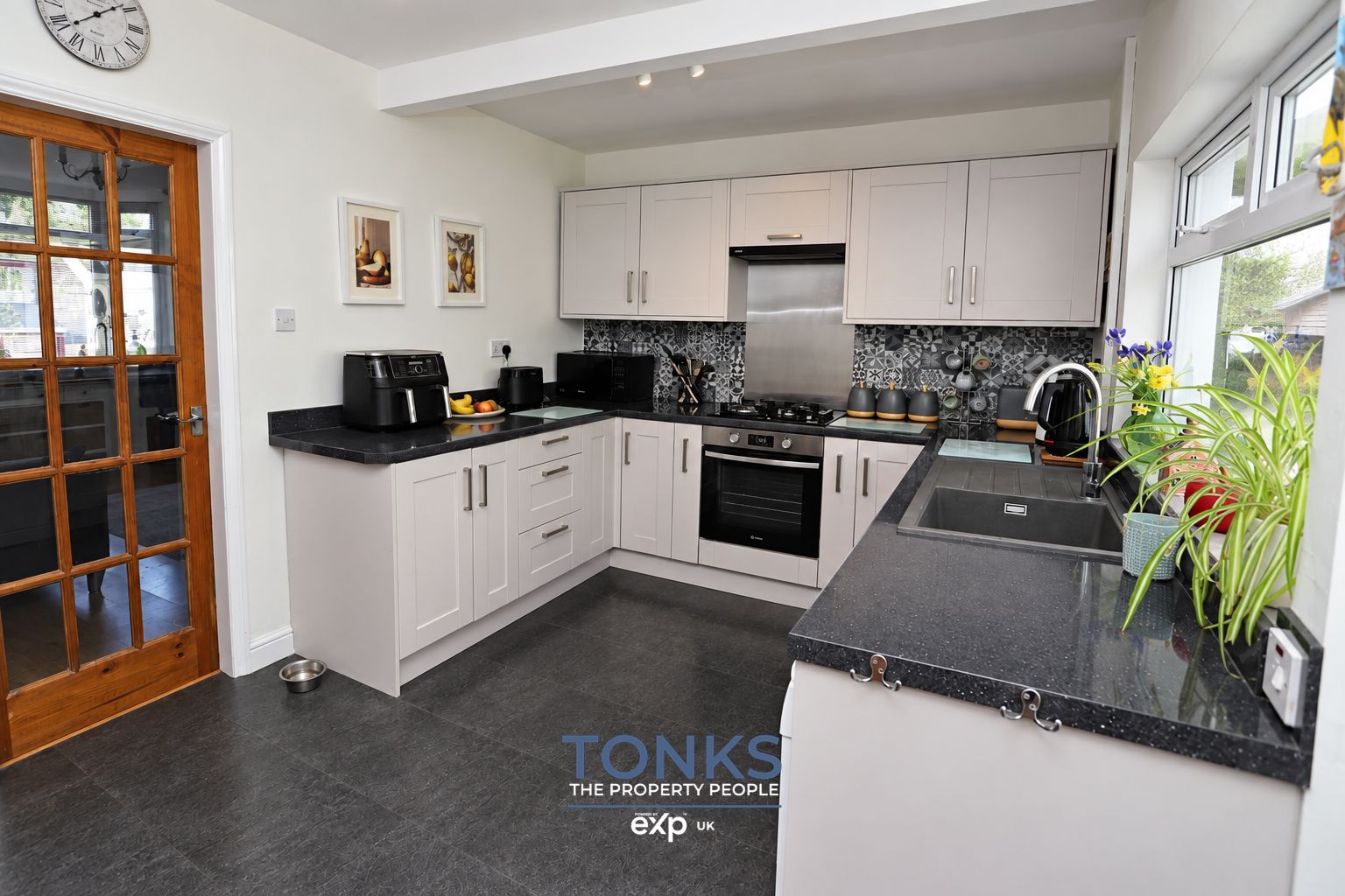 Terraced House for sale in Oldbury, Moat Road, Oldbury, B68 8EG