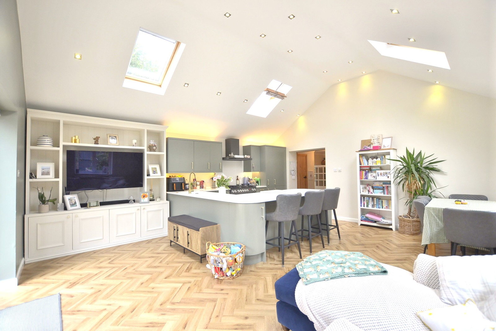 Detached House for sale in Gloucester, Upton Hill, Upton St. Leonards, Gloucester, GL4 8DE