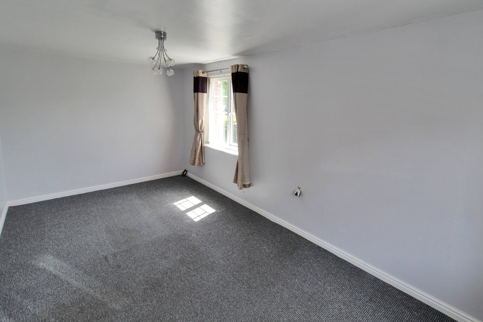Semi Detached House in Crewe