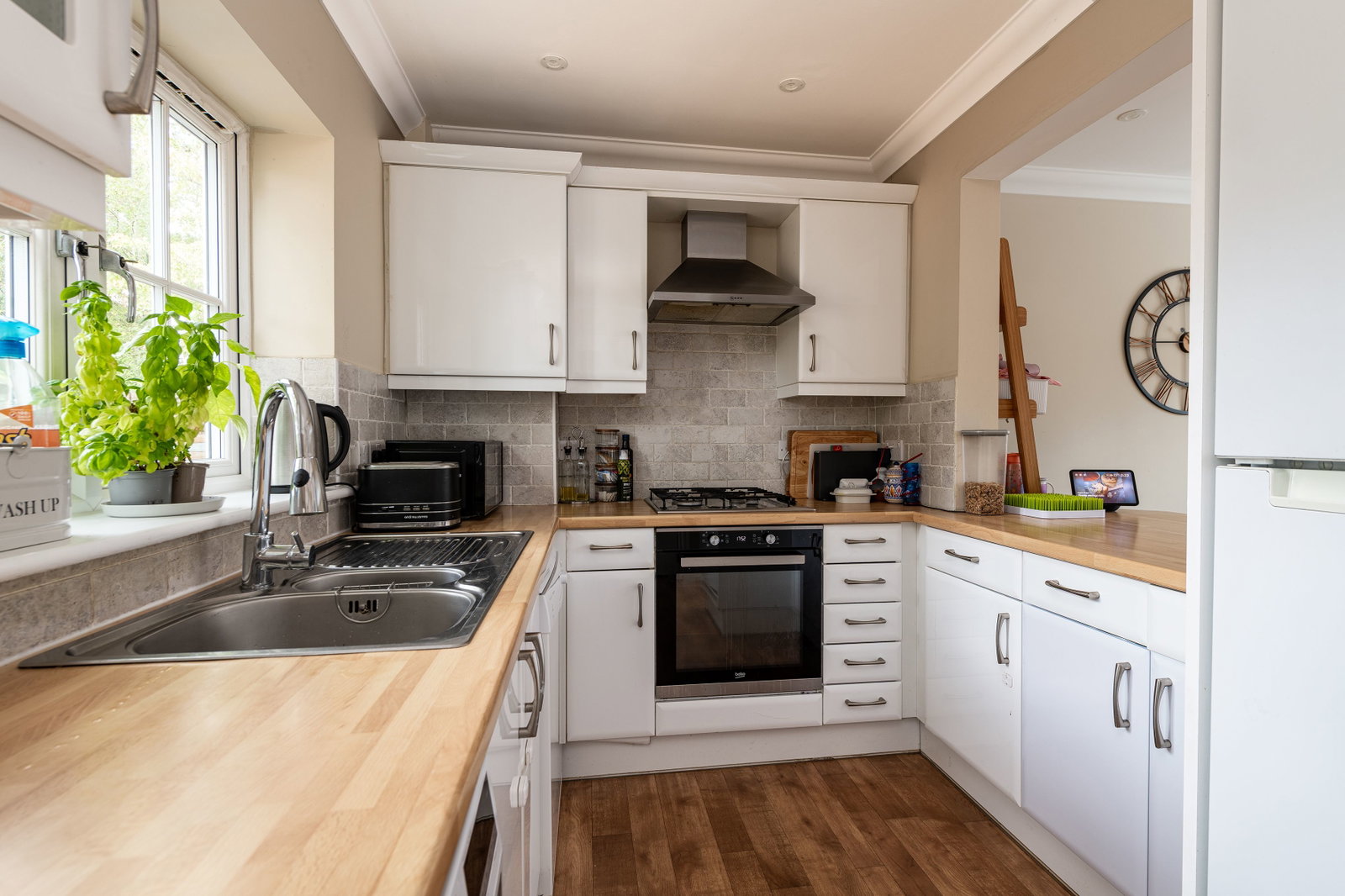 Detached House for sale in Tonbridge, Maidstone Road, Paddock Wood, Tonbridge, TN12 6DB