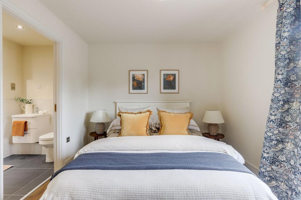 Block Of Flats for sale in Mansfield, Clock Tower Apartments, Rock Valley, Mansfield, Nottinghamshire, NG18 2HT