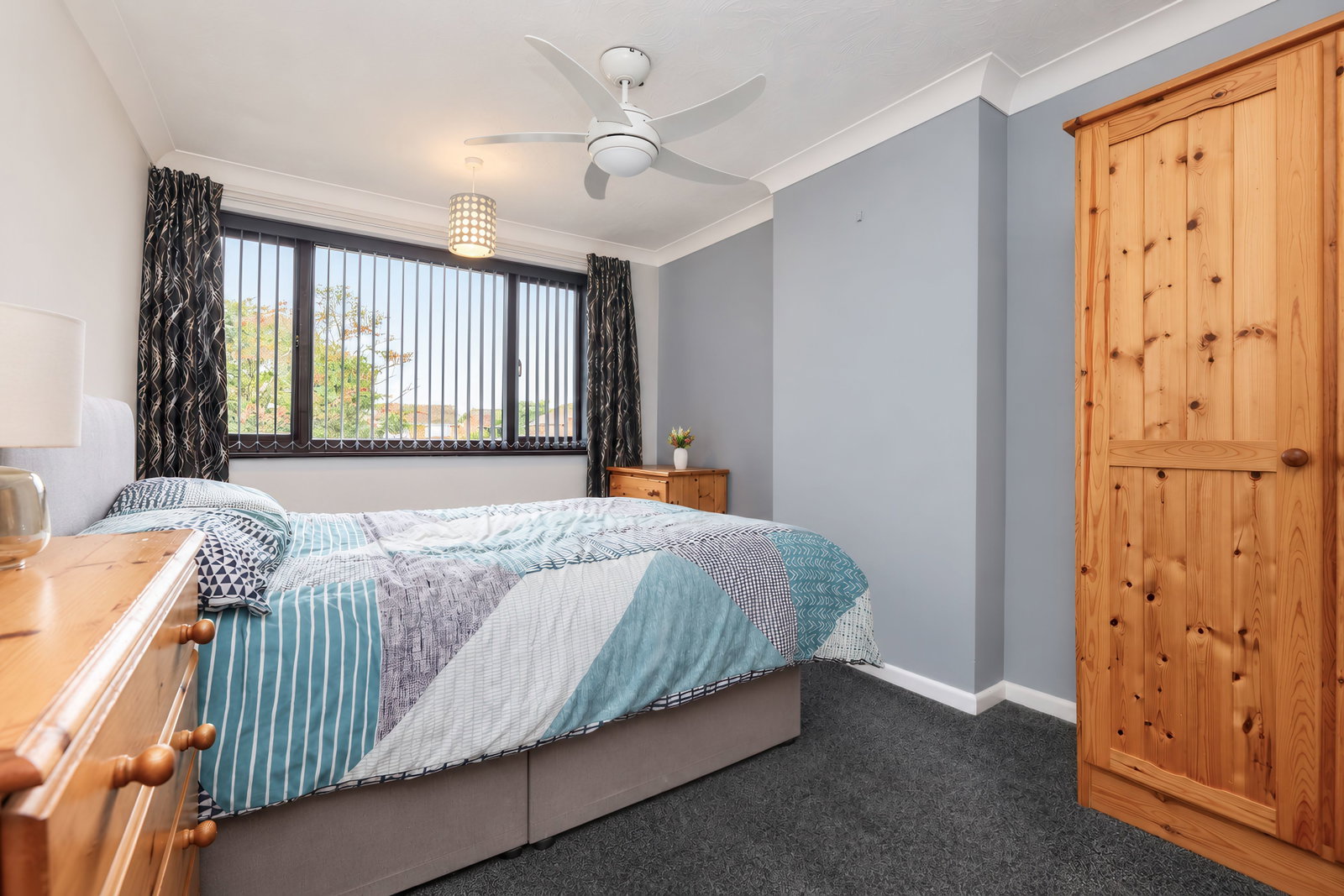 Semi Detached House for sale in St. Ives, Laburnum Way, St. Ives, PE27 3YW, 1214 m²
