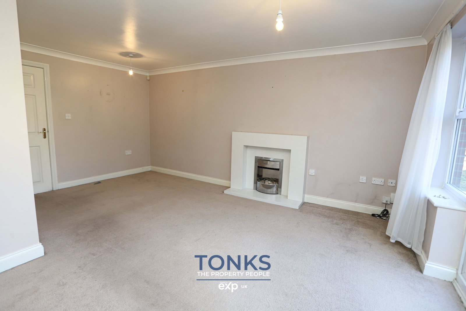 Semi Detached House in Halesowen