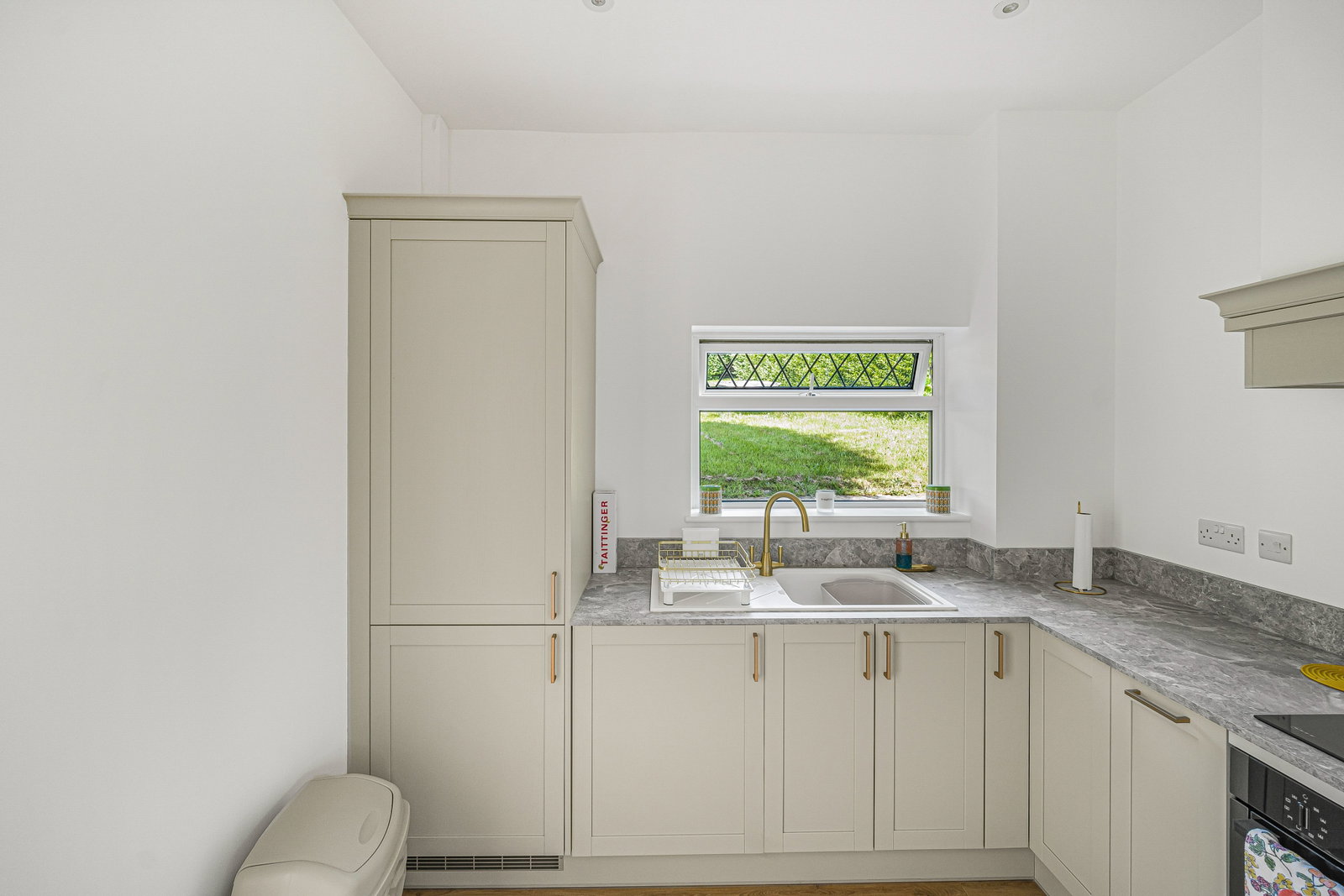Bungalow in Pontyclun