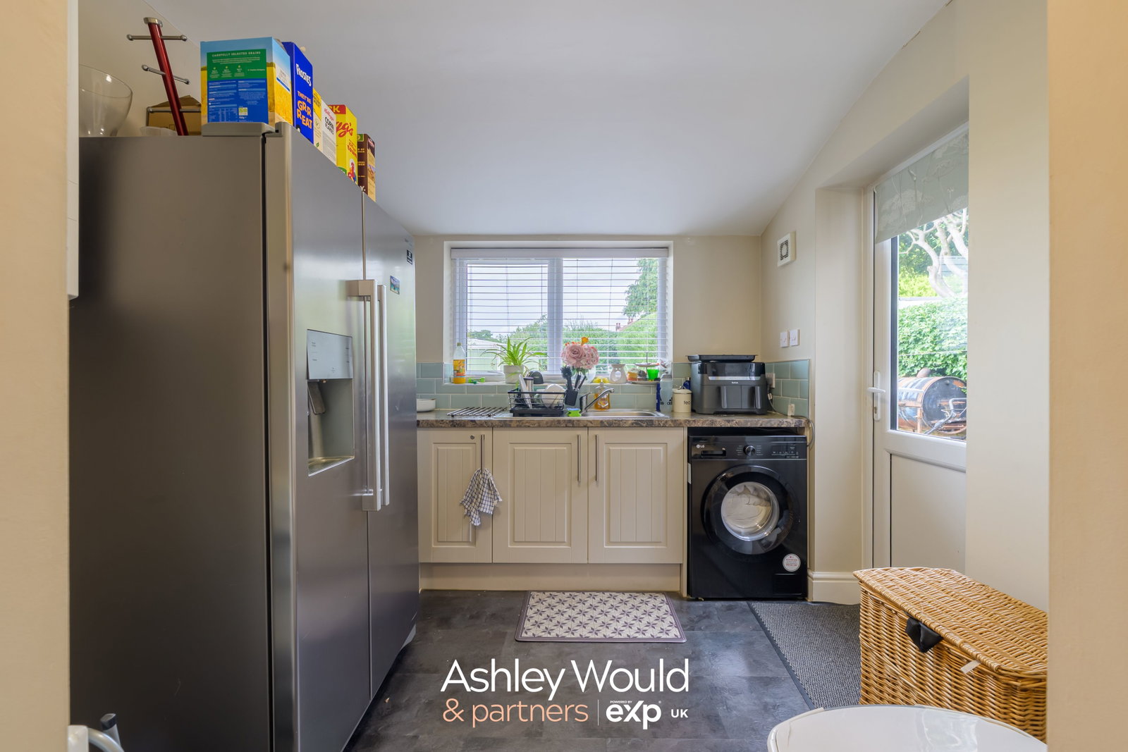 Semi Detached House in Oldbury