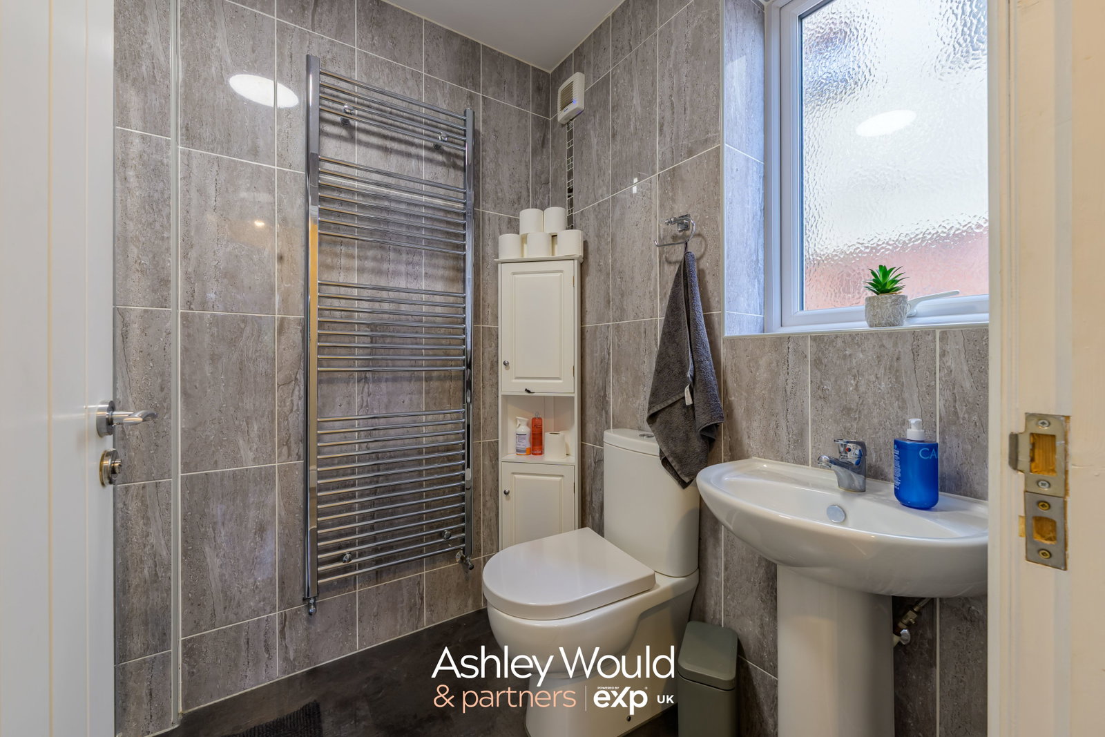 Semi Detached House in Oldbury