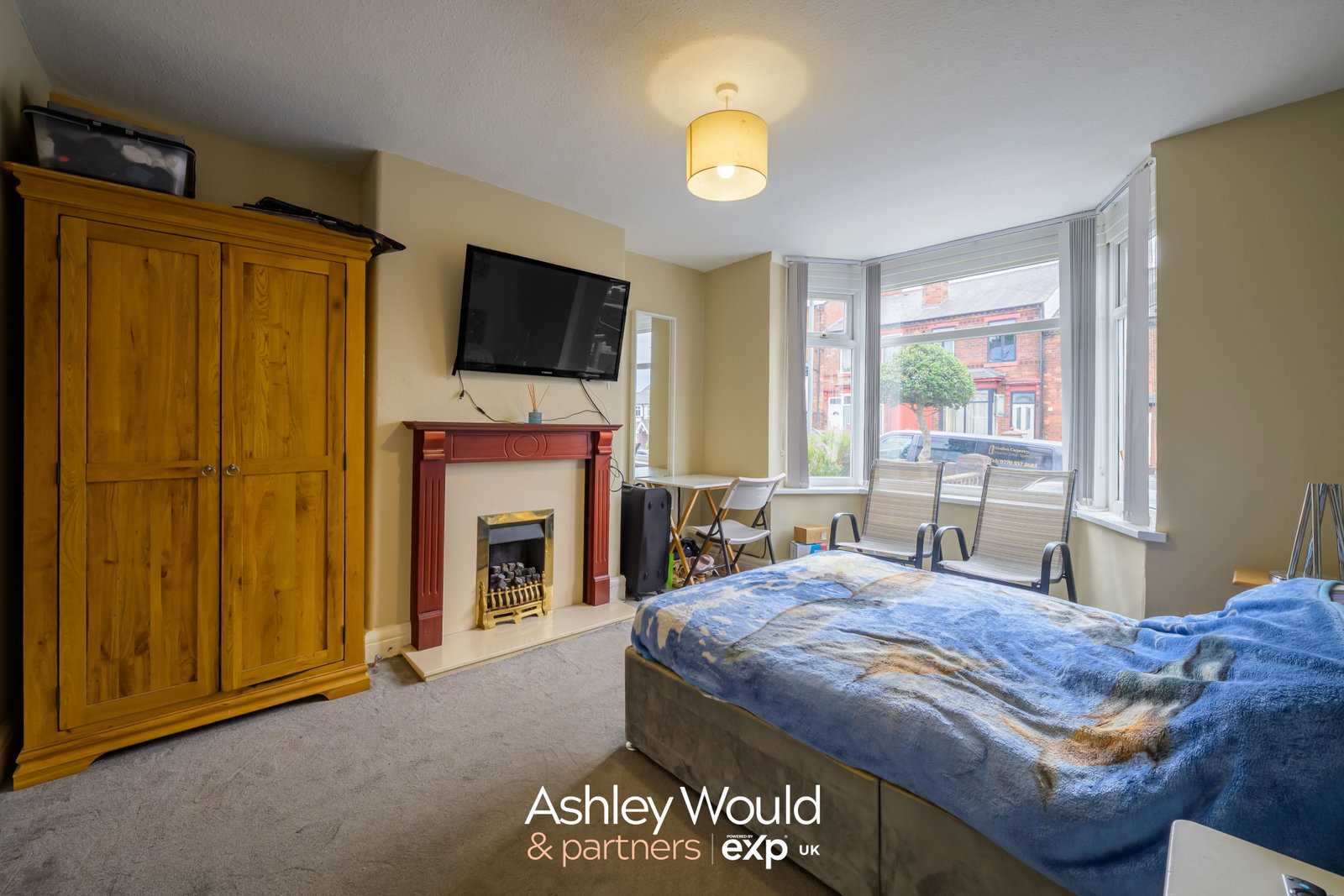 Semi Detached House in Oldbury