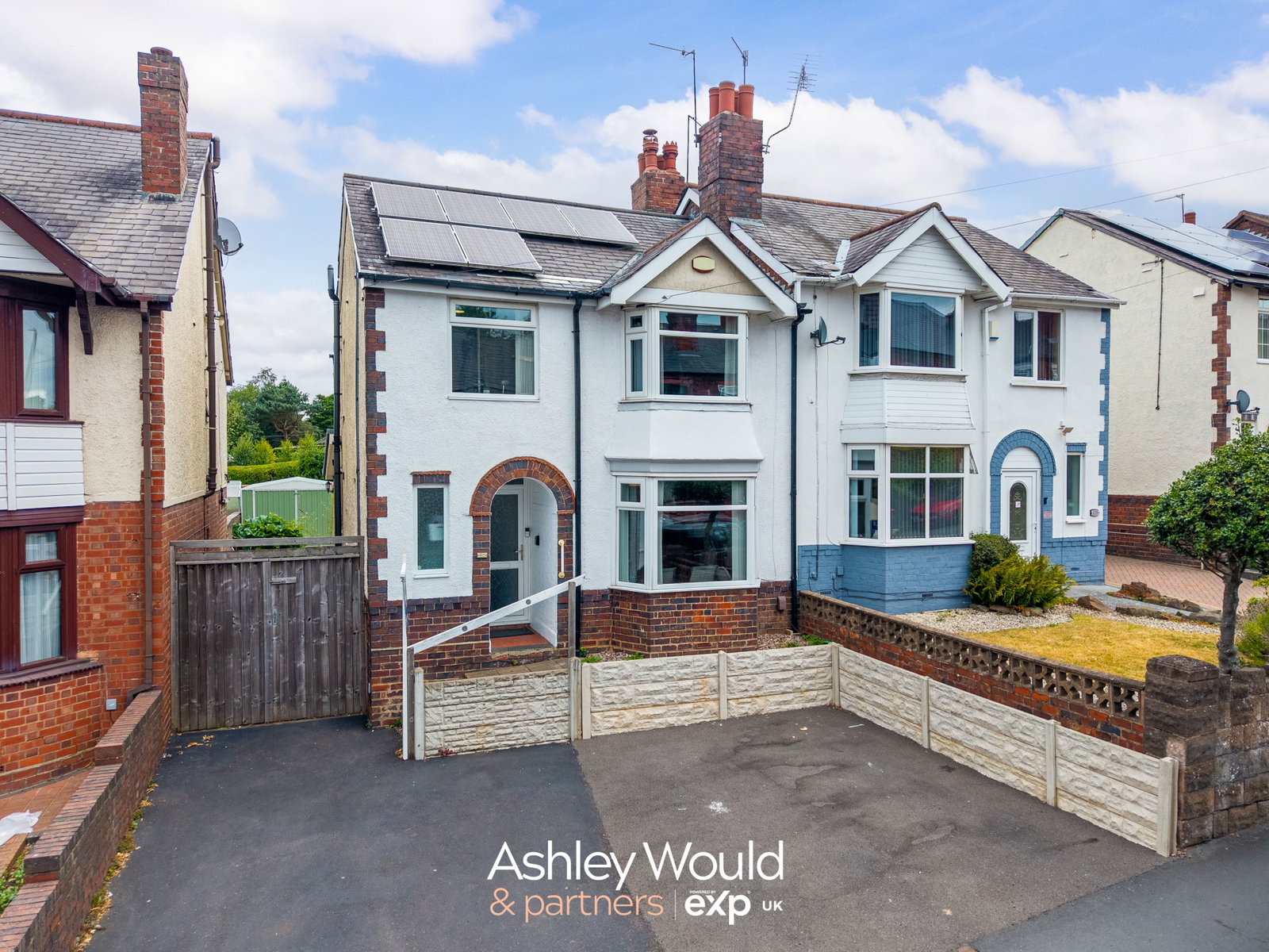 Semi Detached House in Oldbury