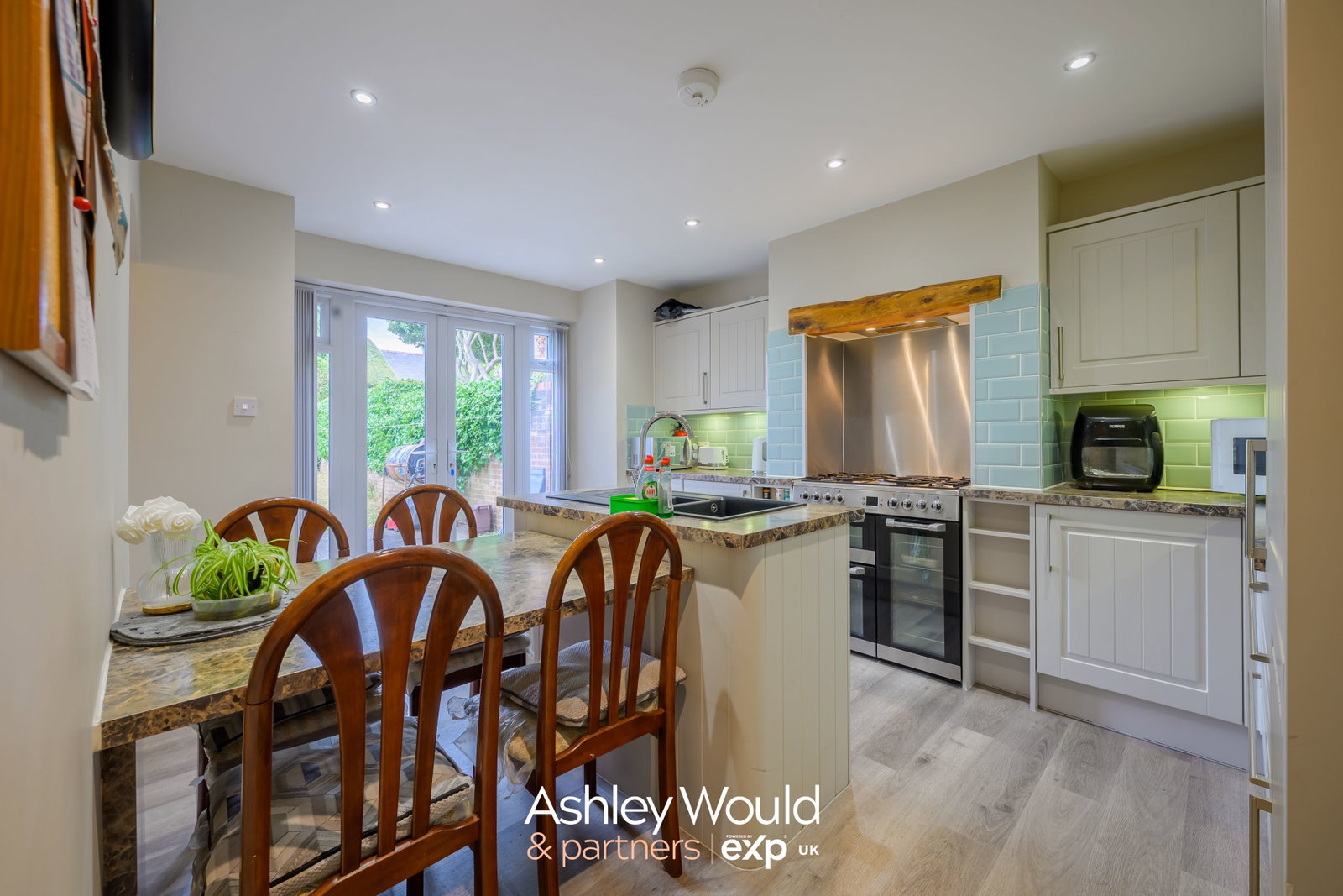 Semi Detached House in Oldbury