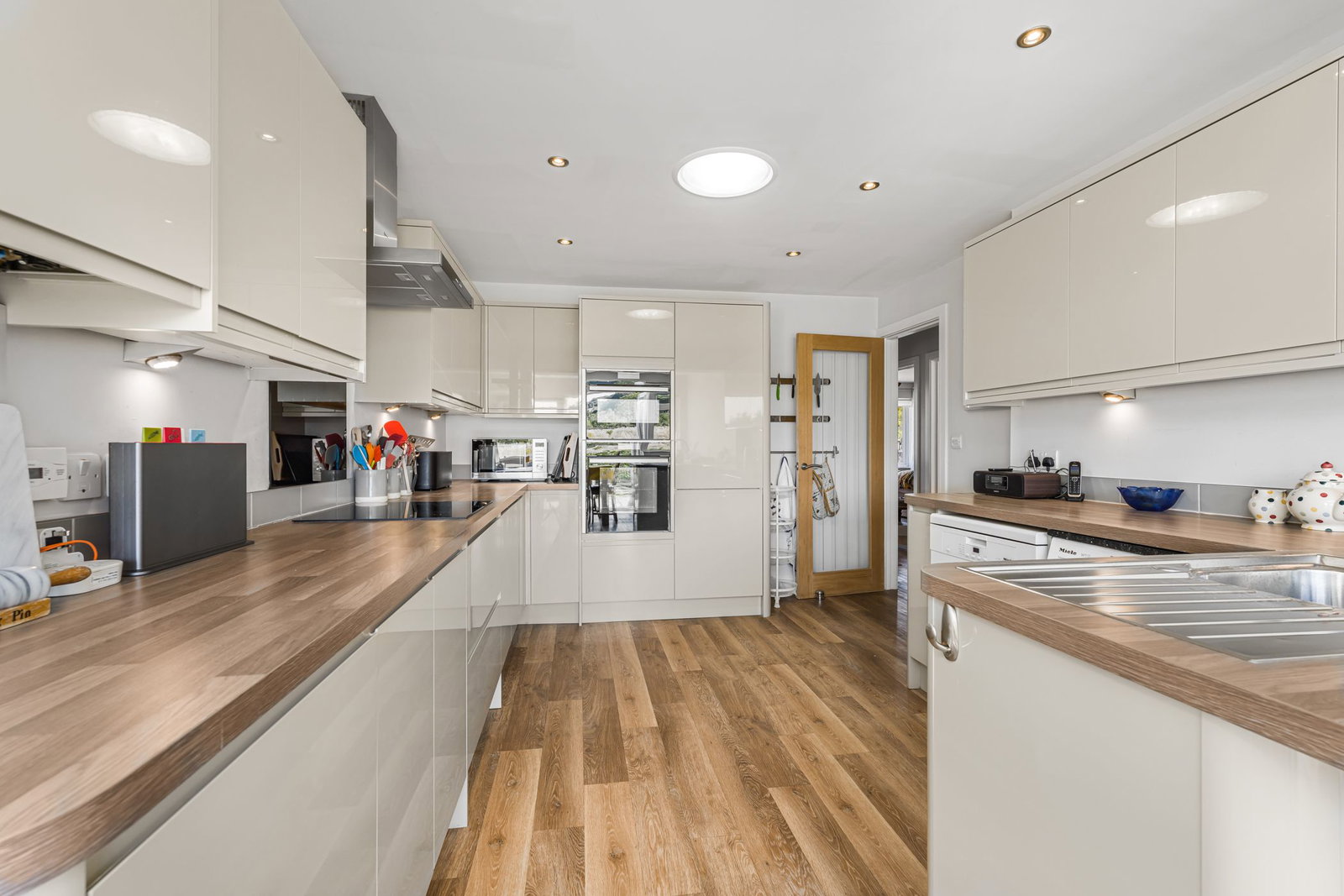 Bungalow in Cheltenham 3
