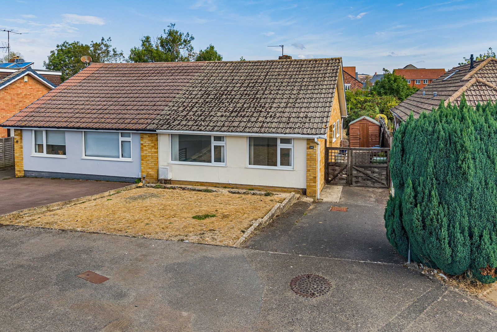 Semi Detached Bungalow for sale in Cheltenham, Wellbrook Road, Bishops Cleeve, Cheltenham, GL52, 581 m²