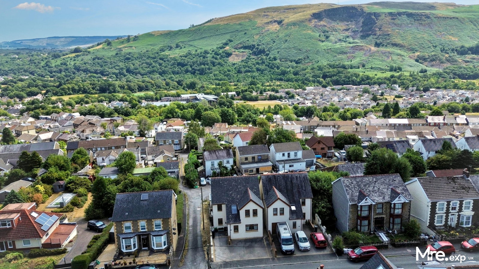 Detached House in Swansea