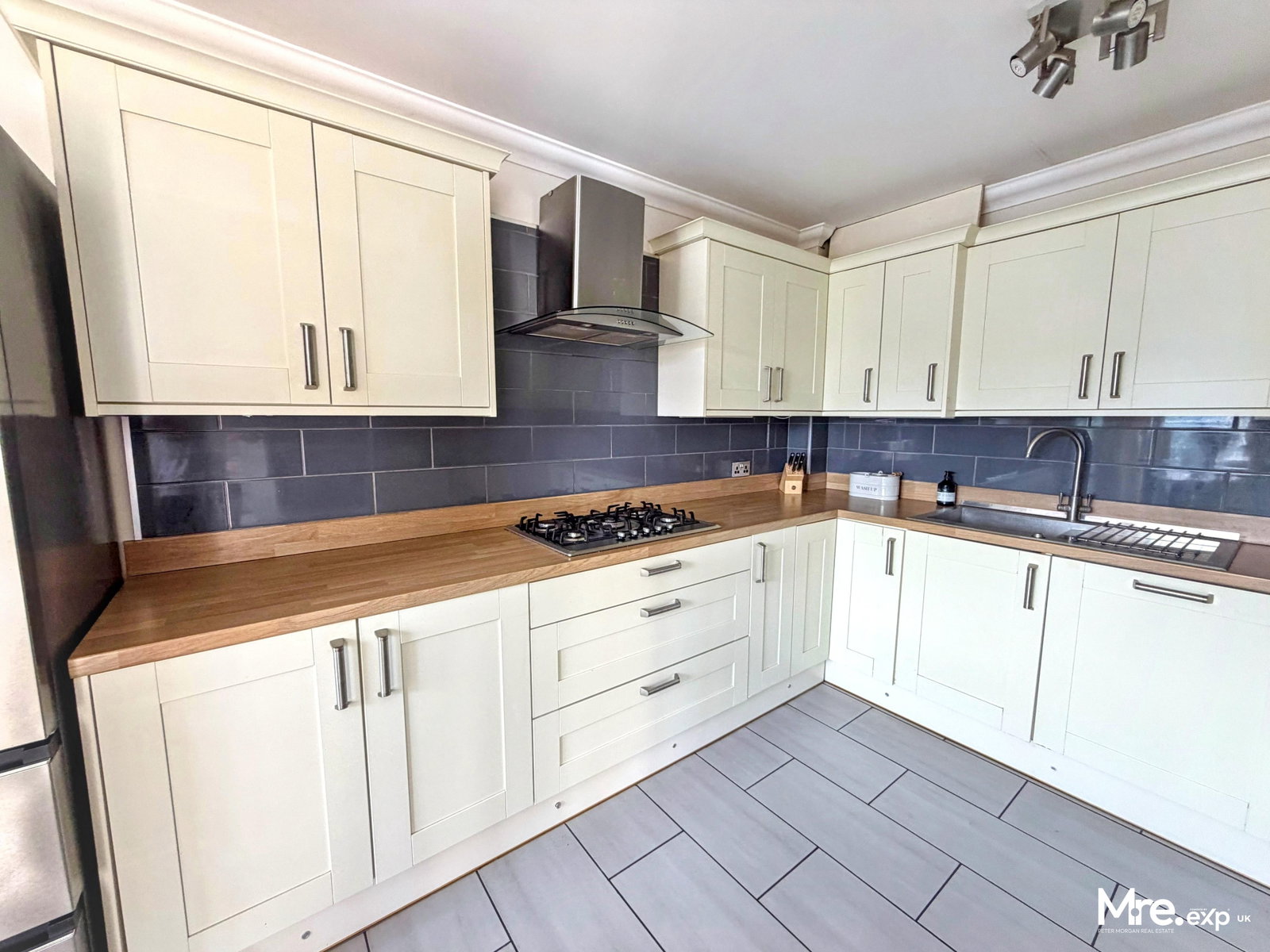 Detached House in Swansea