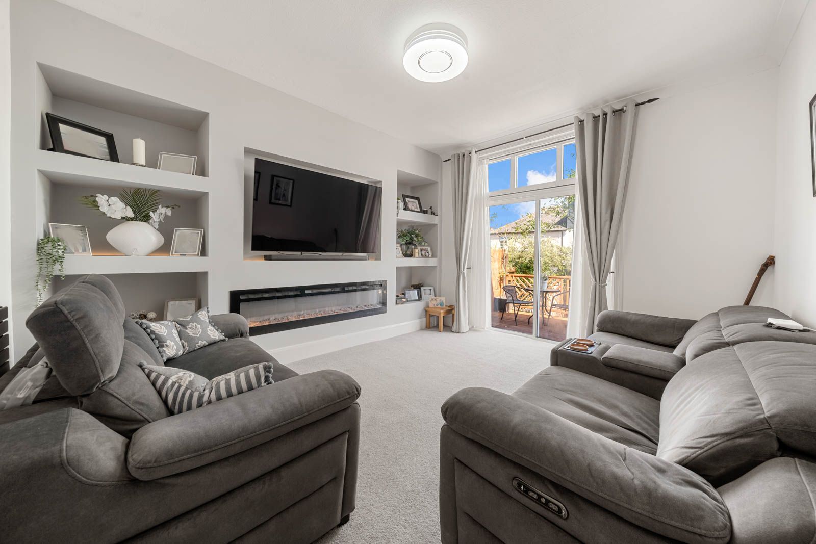 Semi Detached House in Huddersfield