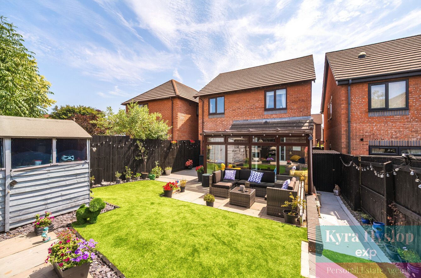 Detached House in Exeter