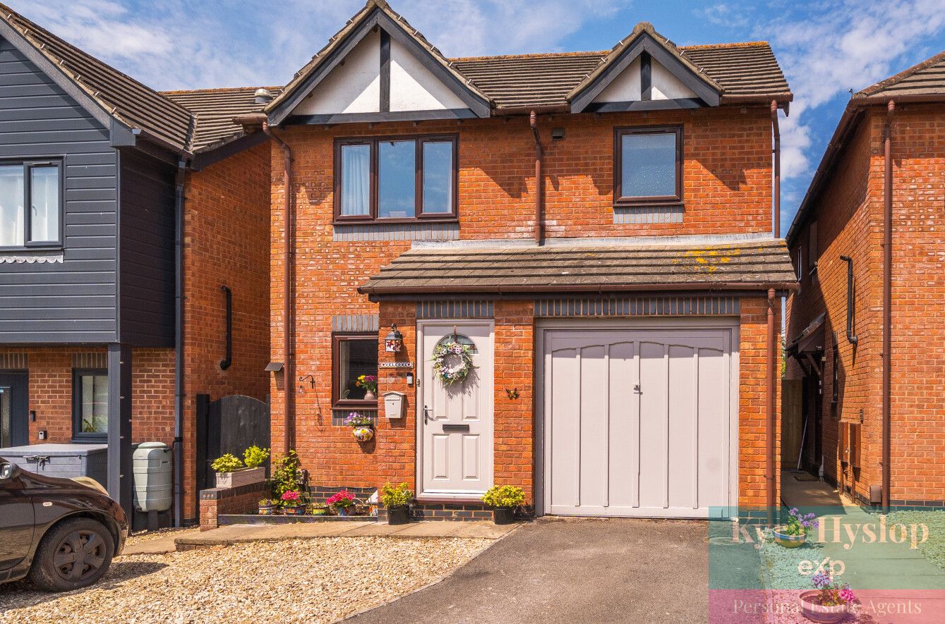 Detached House in Exeter