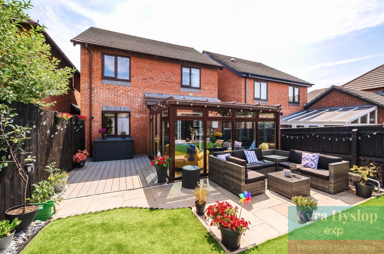 Detached House in Exeter