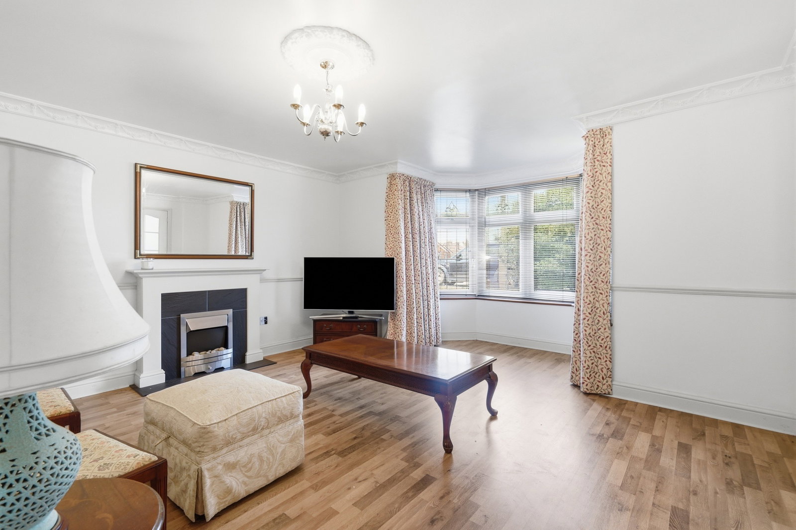Semi Detached House in Wickford