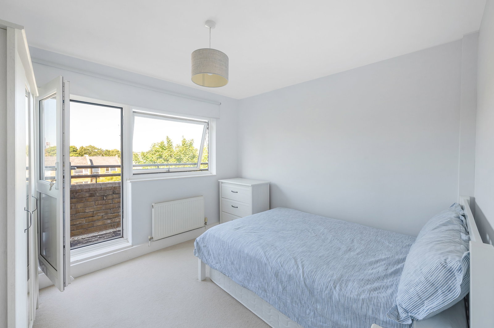Maisonette for sale in London, Turenne Close, Wandsworth, SW18, 821 m²