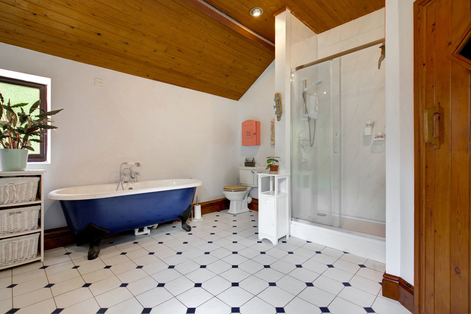 Character Property for sale in Oswestry, Sawmill Lodge and Cottage, Glyn Morlas, St Martins, SY11 3EE, 1679 m²