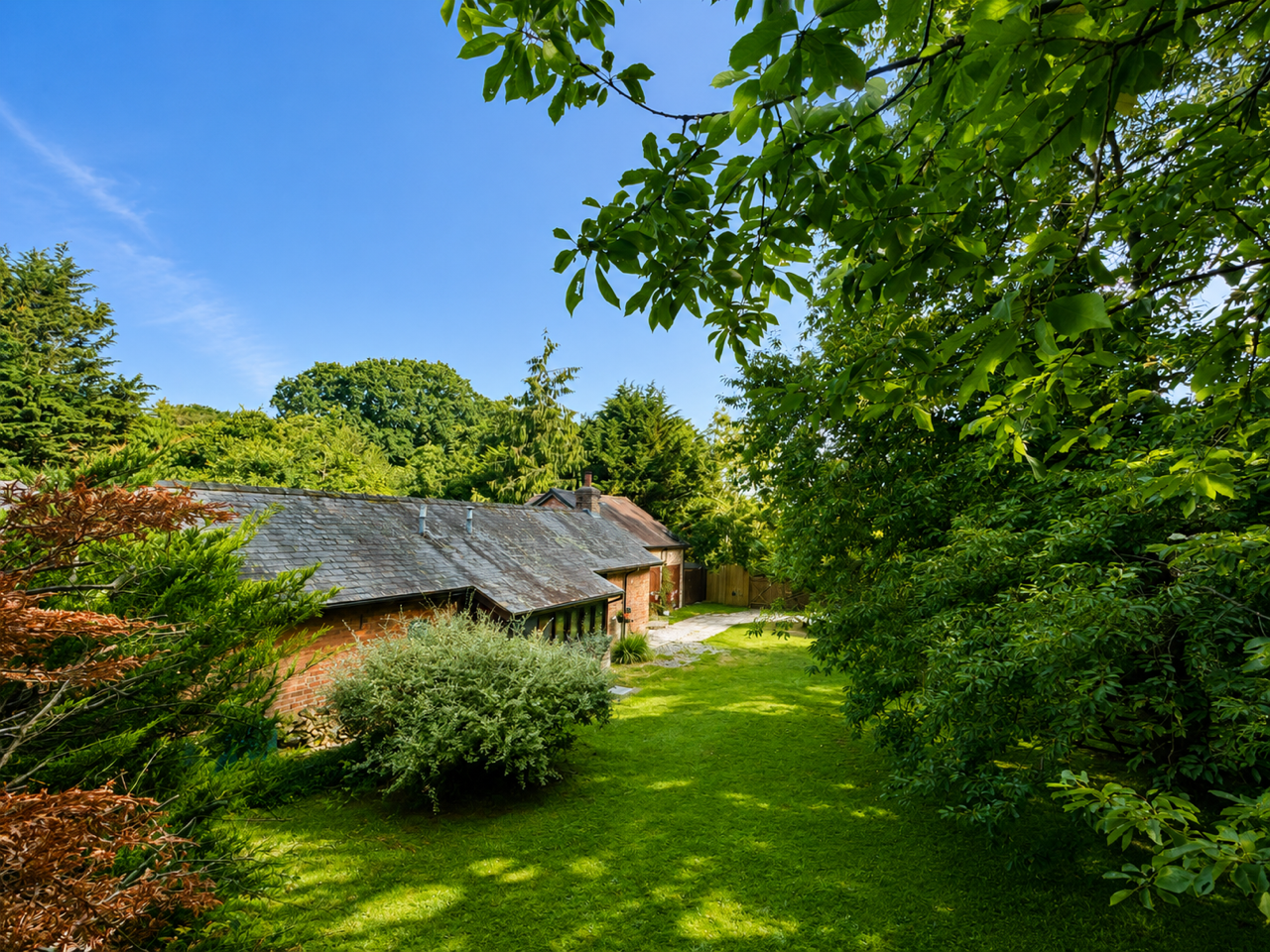 Character Property for sale in Oswestry, Sawmill Lodge and Cottage, Glyn Morlas, St Martins, SY11 3EE, 1679 m²