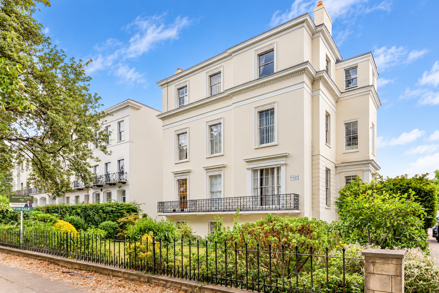 Apartment for sale in Cheltenham, Pittville Lawn, Cheltenham, GL52, 1132 m²