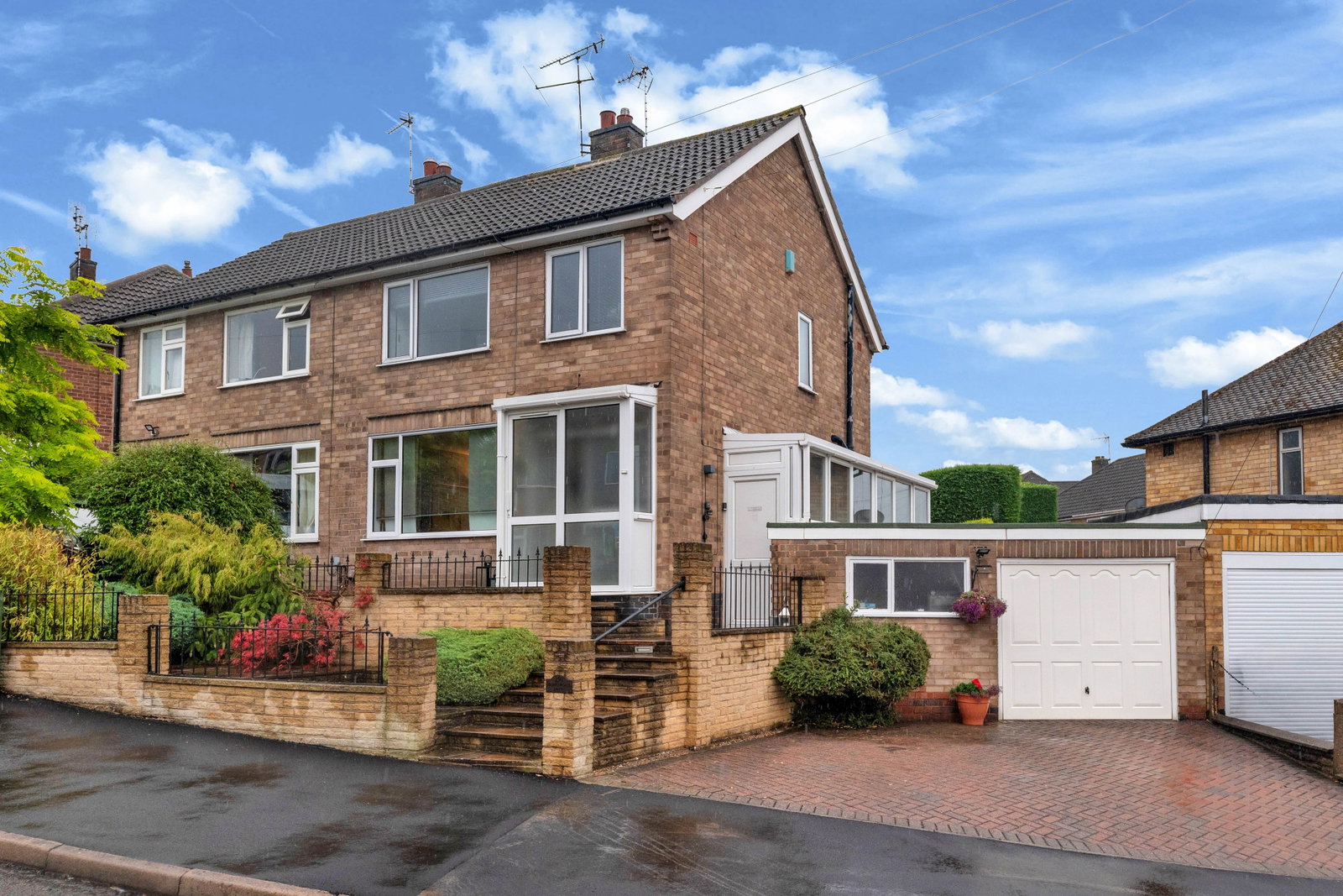 Semi Detached House for sale in Leicester, Harrowgate Drive, Birstall, Leicester, LE4 3GP
