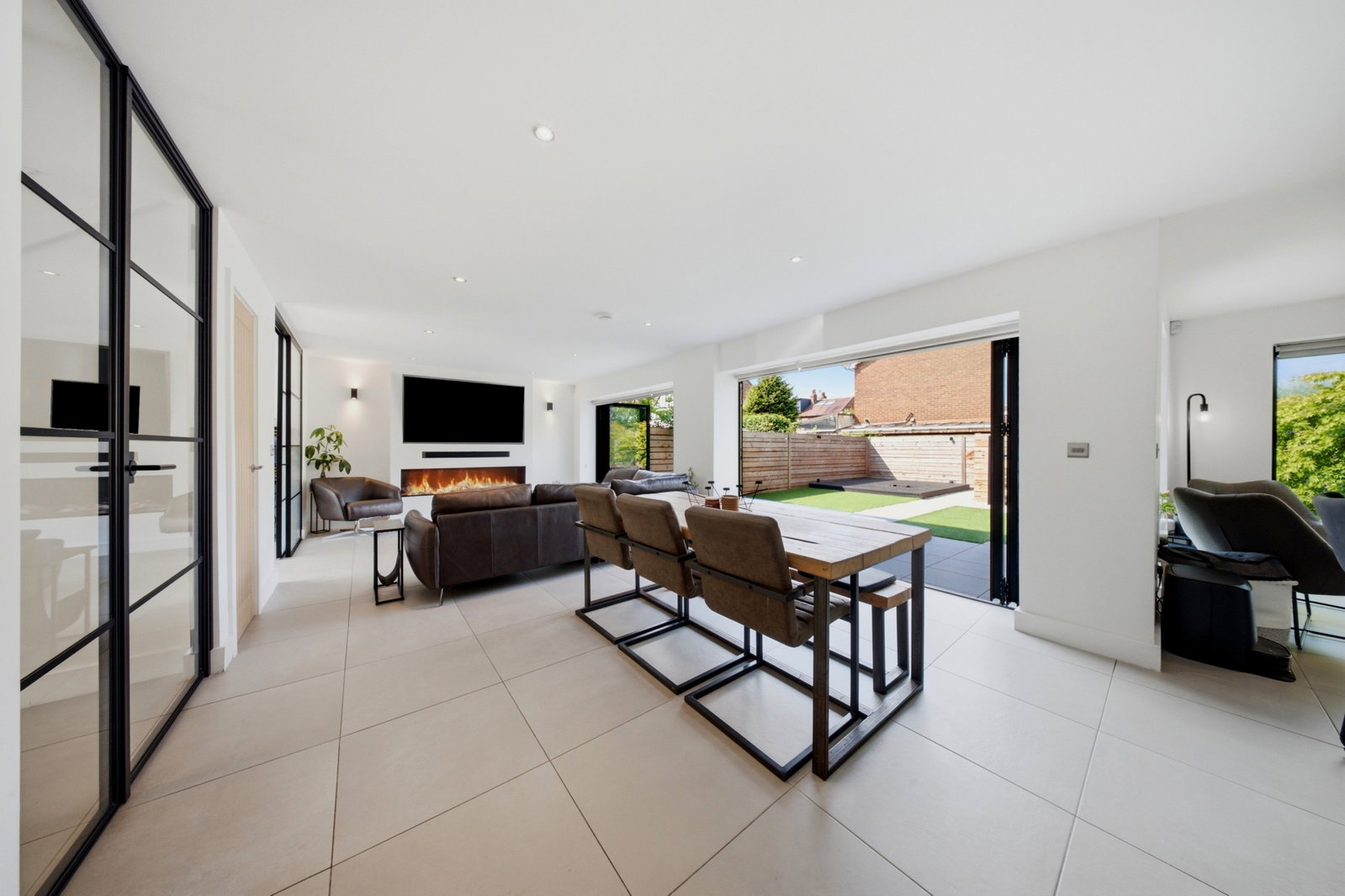 End Of Terrace House for sale in Manchester, Leyland Avenue, Didsbury, Manchester, M20, 1812 m²