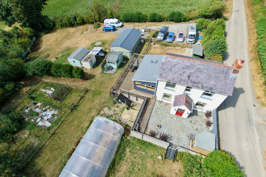 Detached House in Newcastle Emlyn 2