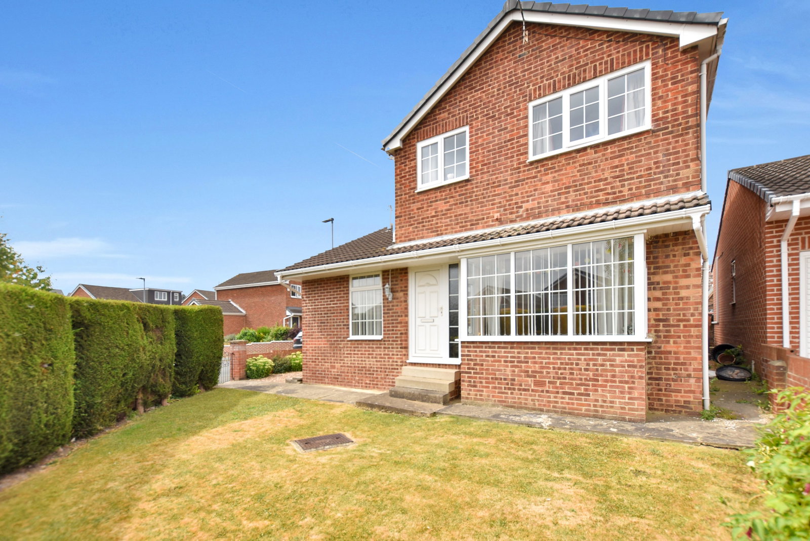 Detached House for sale in Wakefield, Newton Drive, OUTWOOD, Wakefield WF1 3HZ, 1066 m²