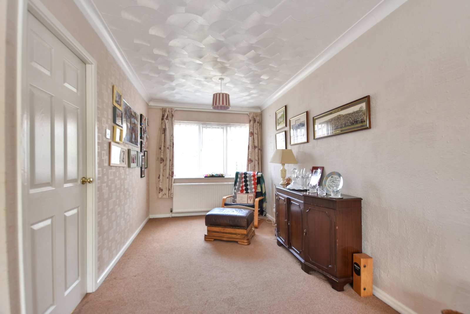 Detached House for sale in Wakefield, Newton Drive, OUTWOOD, Wakefield WF1 3HZ, 1066 m²