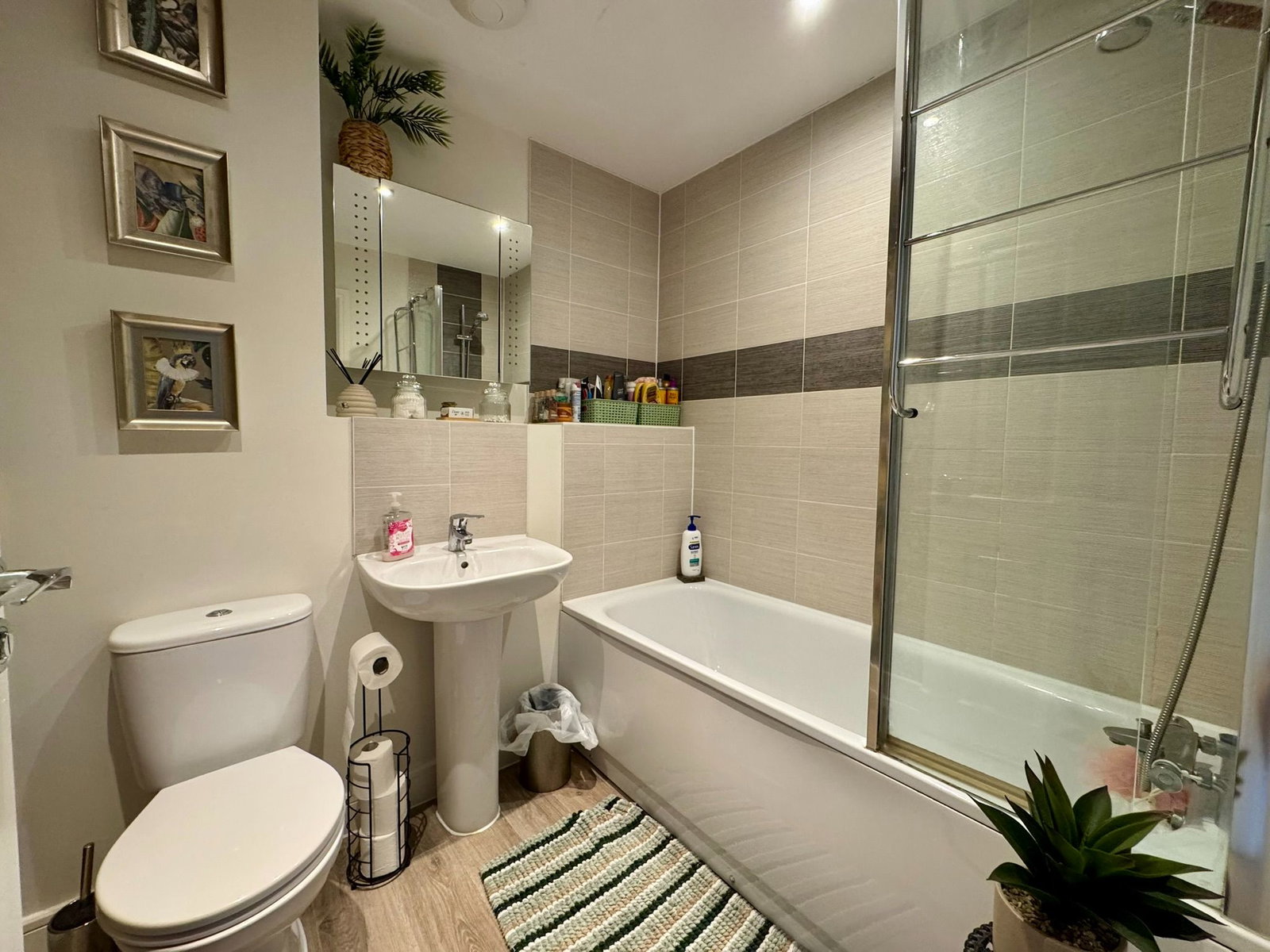 Semi Detached House in Ashford
