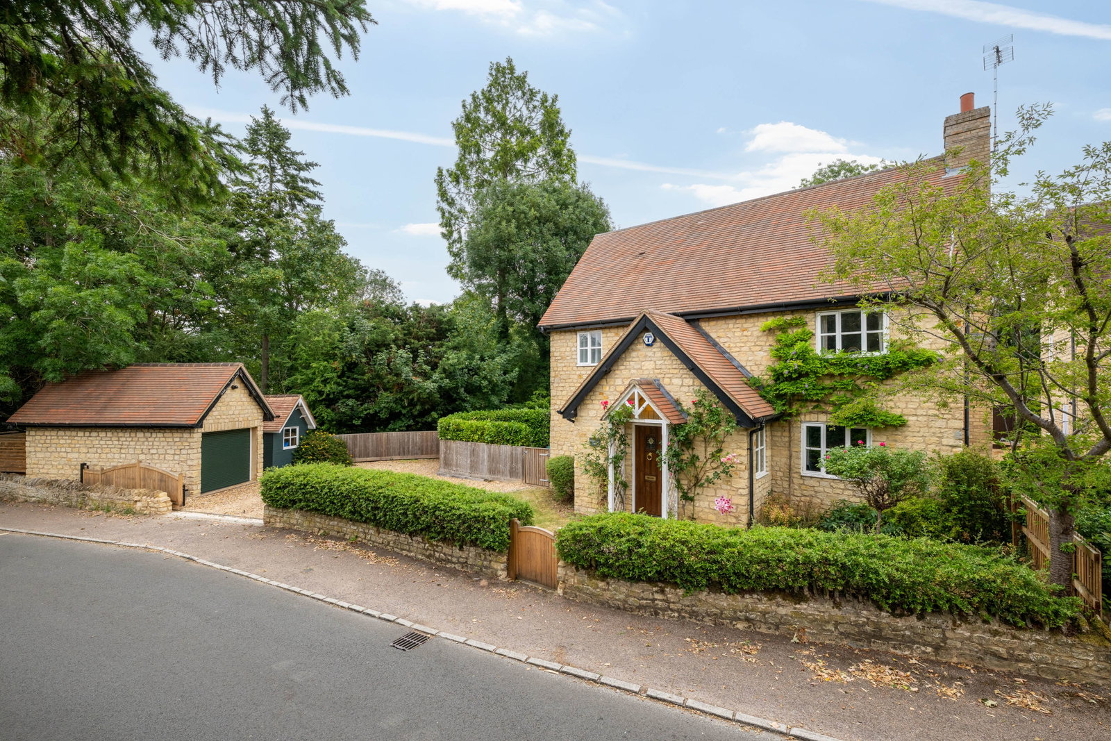 Detached House in Bedford
