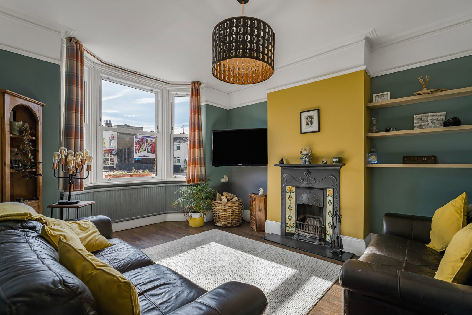 End Of Terrace House for sale in Cheltenham, Gloucester Road, Town Centre, Cheltenham, GL51
