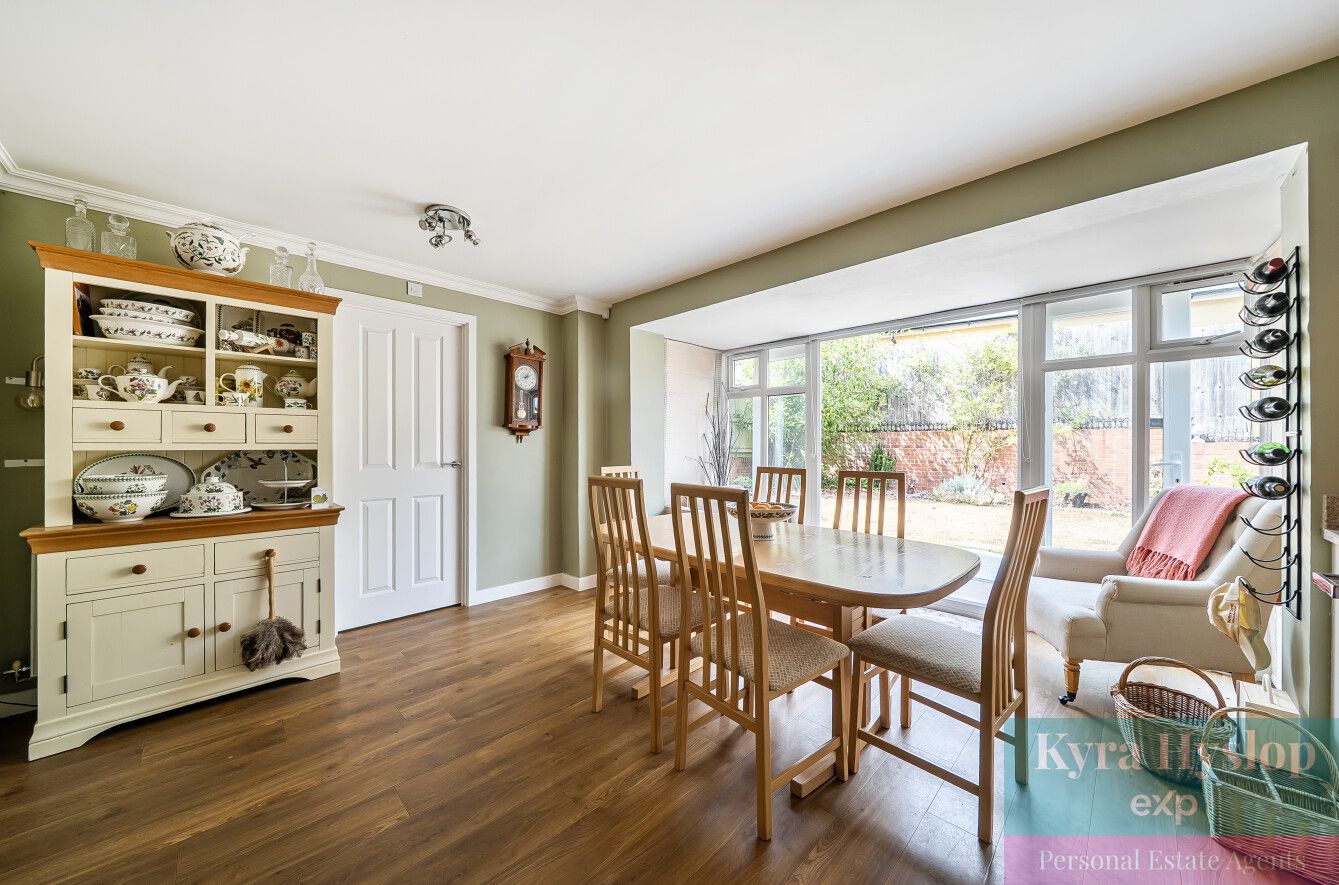 Detached House in Exeter