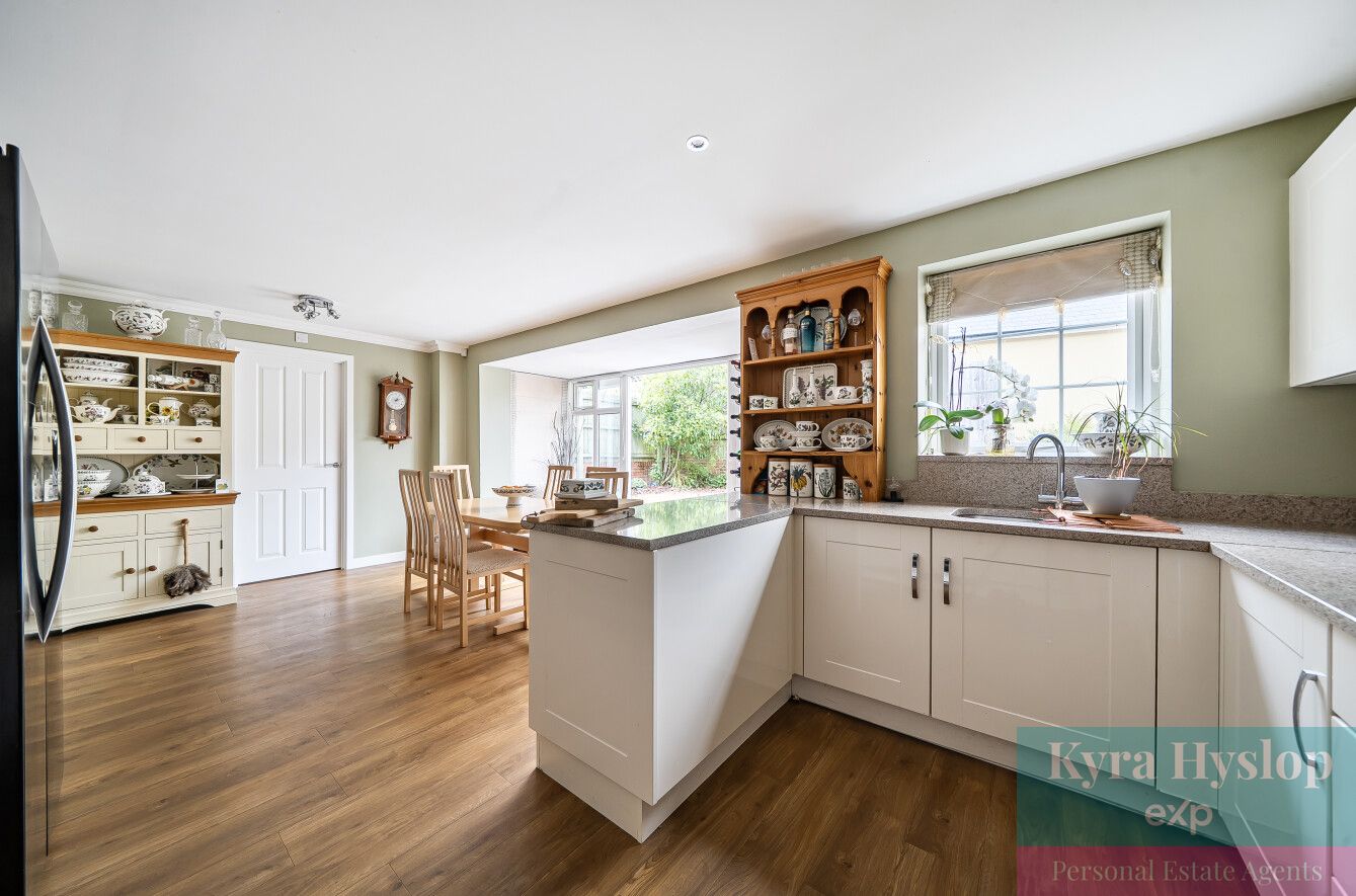 Detached House in Exeter