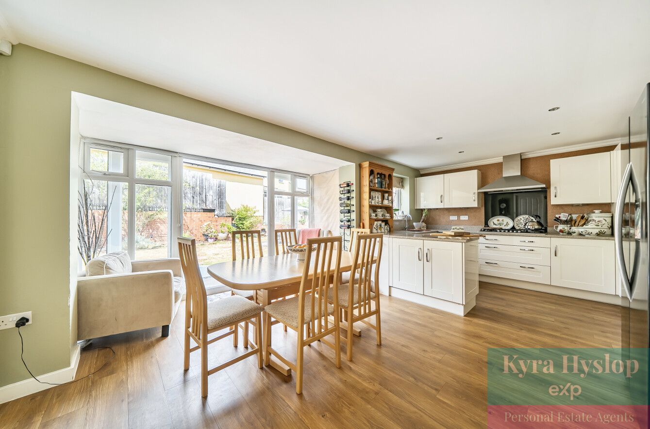 Detached House in Exeter