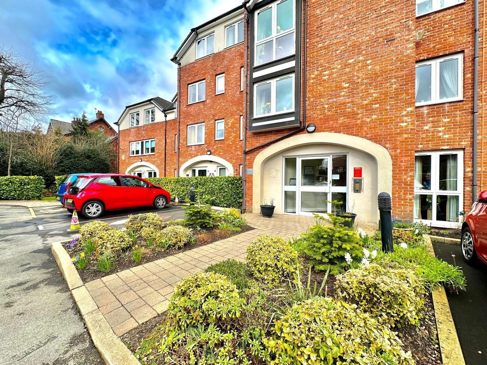 Flat for sale in Stockport, Marple Road, Offerton, Stockport, SK2 5EL