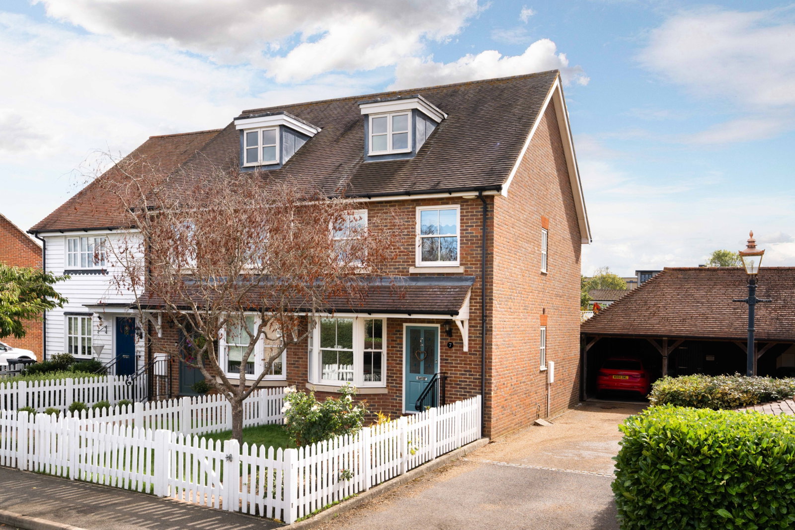 End Of Terrace House for sale in Tonbridge, Maidstone Road, Paddock Wood, Tonbridge, TN12 6DG, 1053 m²