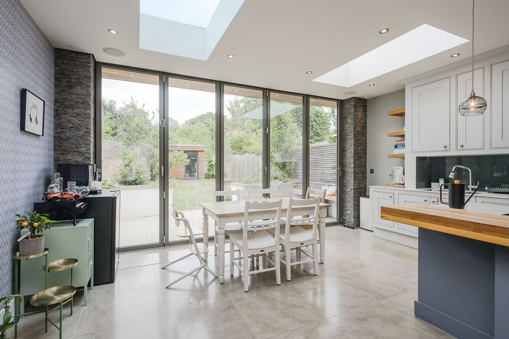 End Of Terrace House in London 5