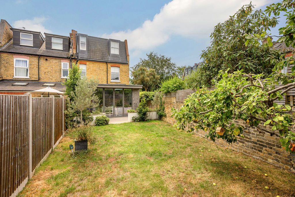 End Of Terrace House in London 2