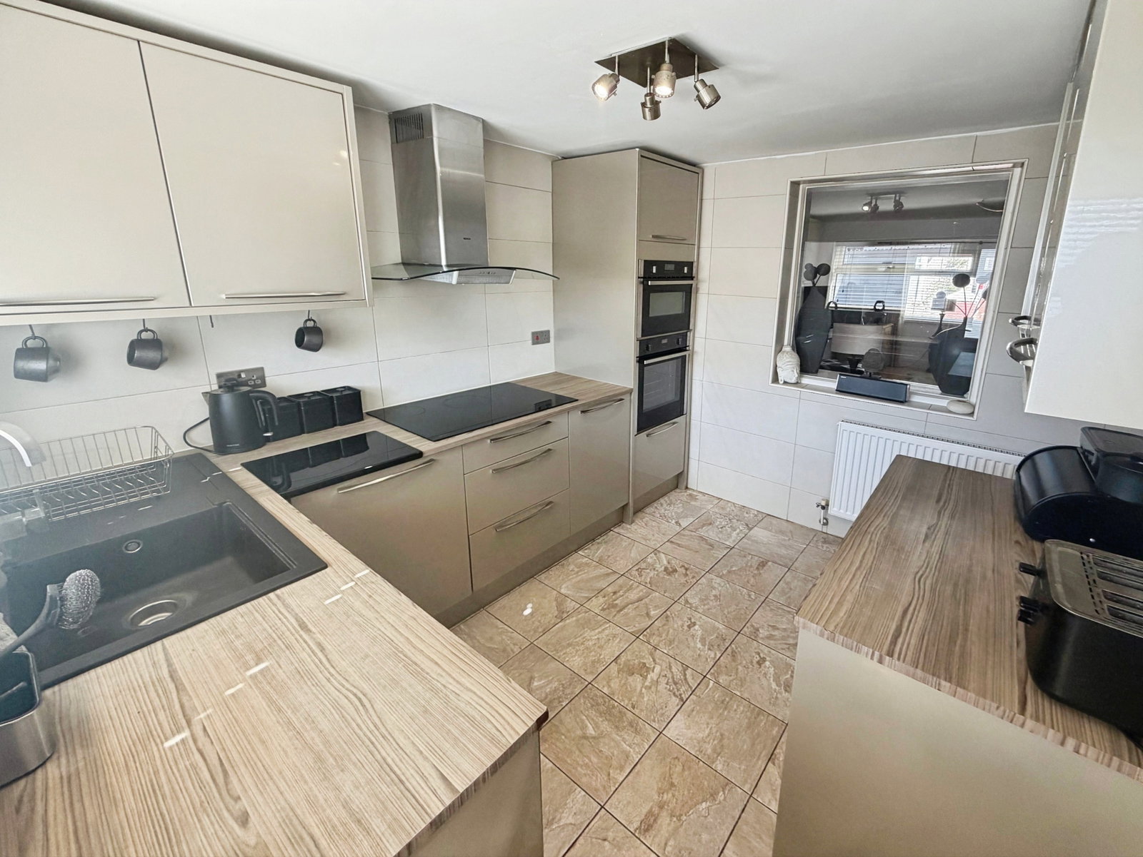 Terraced House in Porthcawl 4