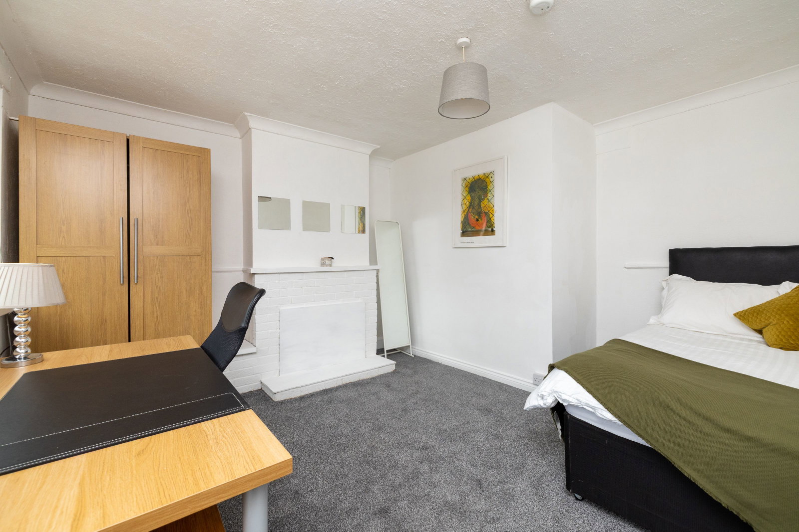 Semi Detached House in Leamington Spa